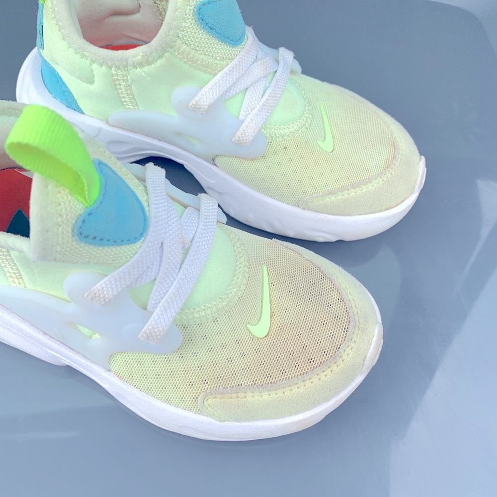 Little Girls Nike Presto! Neon 🎀